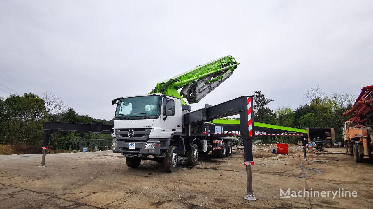 автобетононасос Zoomlion 56m X-6RZ на шасси Mercedes-Benz Actros 4141